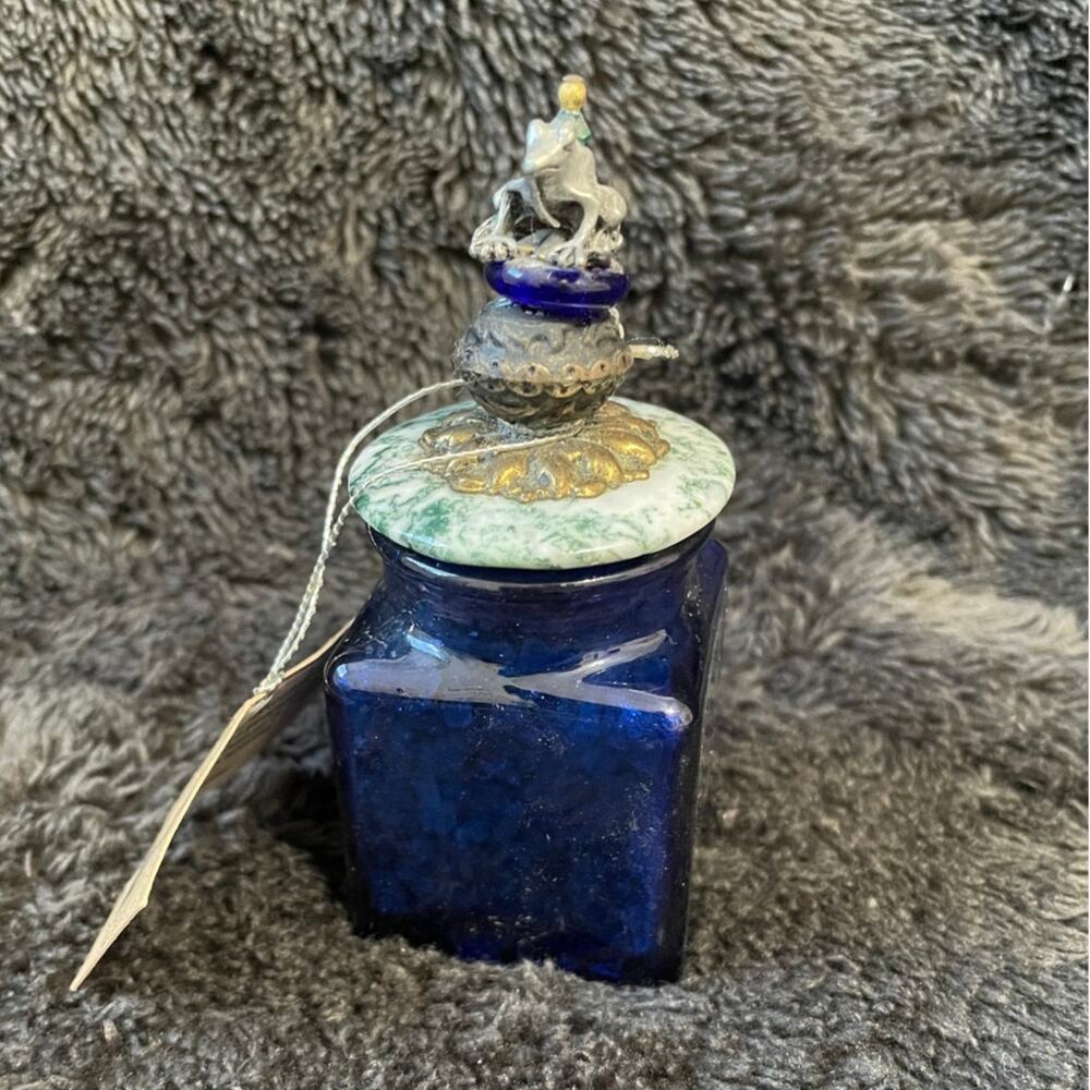 NWT Bottlenec Brand Unique Bottle w/Bath Salts